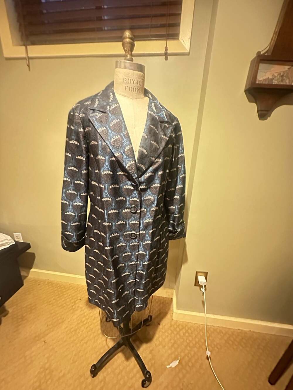 Vintage Nine West Midnight Dark Blue Dark Brown Black and Silver Silk Rayon Broc